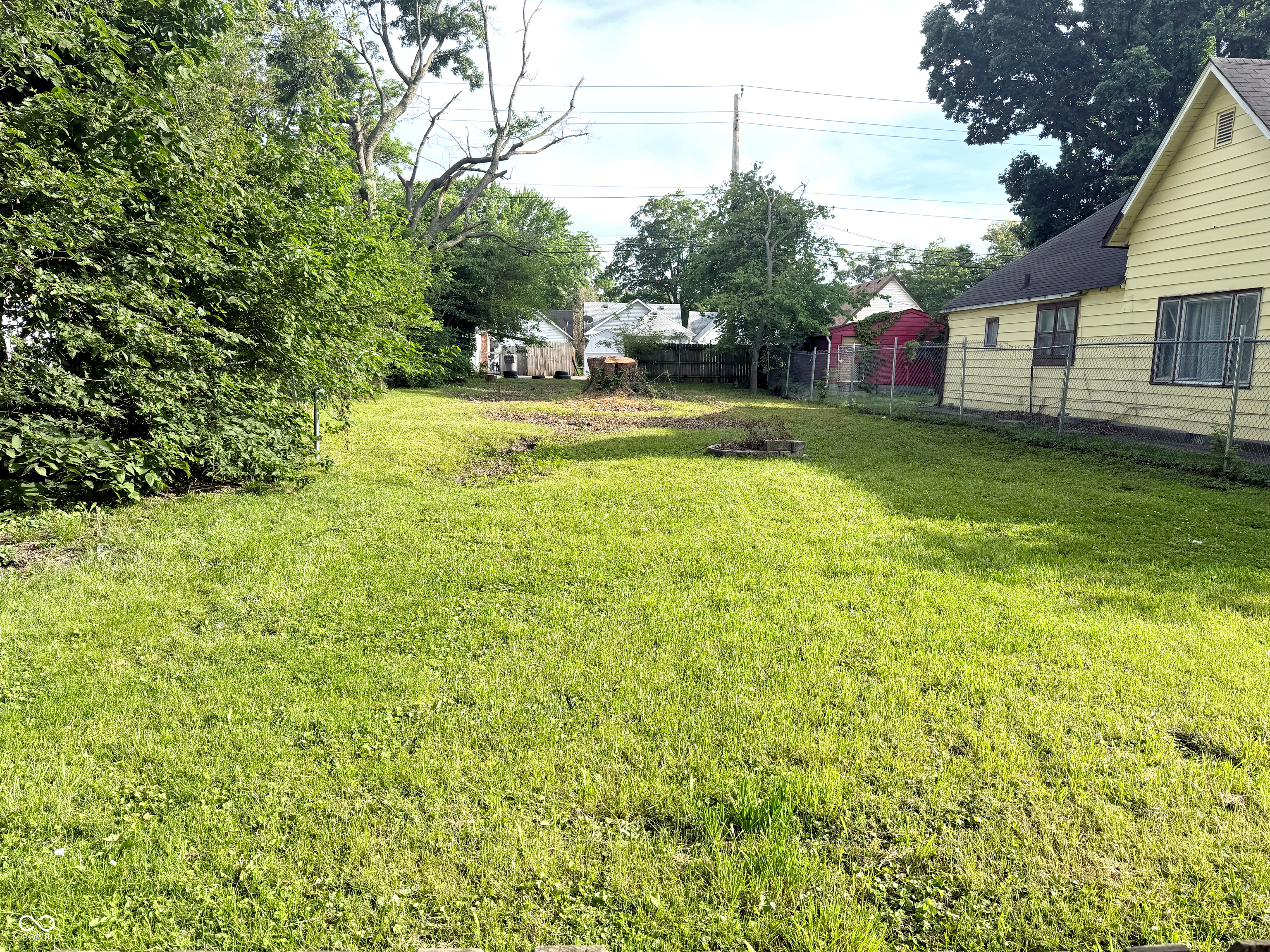 Land in Indianapolis