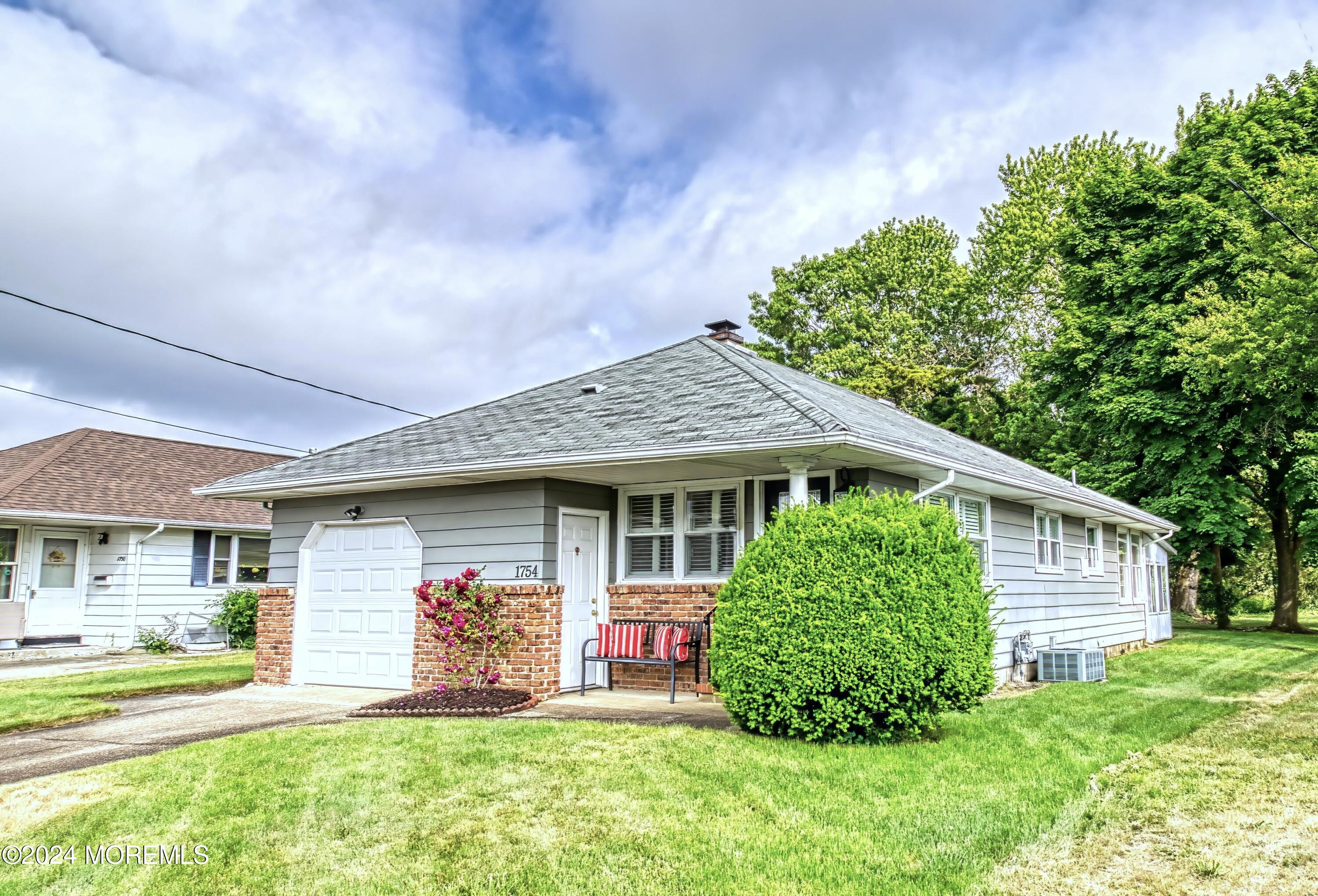 Yorktowne Blvd, Toms River, NJ 08753