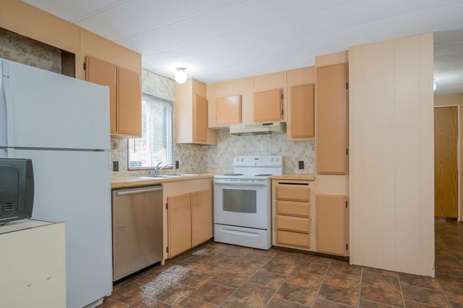 3381 208 St, House other with 3 bedrooms, 2 bathrooms and 9 parking in Langley BC | Image 18