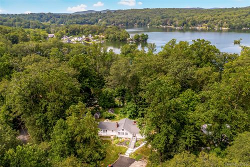 5 Cross Rd, Putnam Valley, NY, 10579-2212 | Card Image