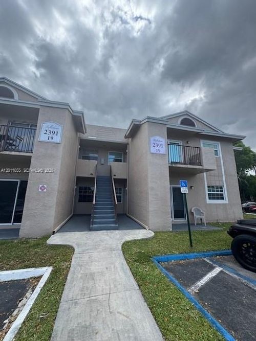 19p-2391 Nw 96th Ter, Pembroke Pines, FL, 33024-3045 | Card Image