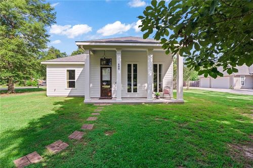 600 Colbert St, Mandeville, LA, 70448-5422 | Card Image