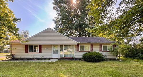 1723 Lander Rd, Mayfield Heights, OH, 44124-3353 | Card Image
