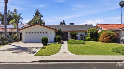 3517 Mccourry St, Bakersfield, CA, 93304-6434 | Card Image