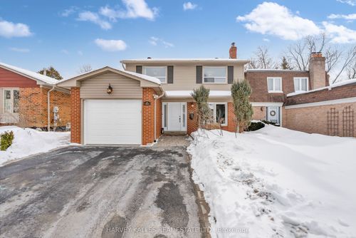 33 Ravengloss Dr, Thornhill, ON, L3T4C8 | Card Image