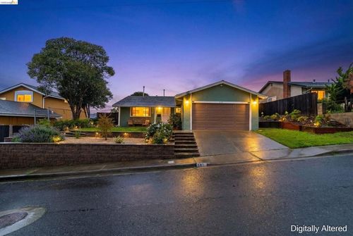 141 141 Dartmouth Ave, Vallejo, CA, 94589-1710 | Card Image