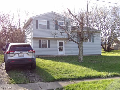 9019 Horn Rd, Windham, OH, 44288-1447 | Card Image