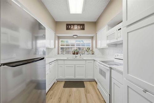 505-3550 Country Square Dr, Carrollton, TX, 75006-8730 | Card Image