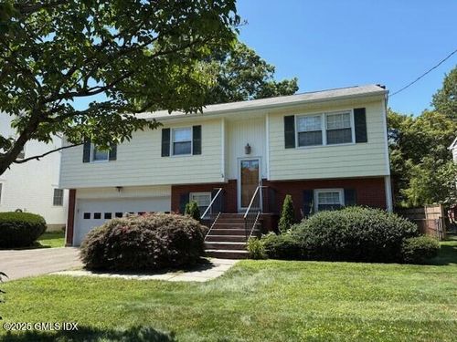 124 Lancer Rd, Riverside, CT, 06878-1204 | Card Image