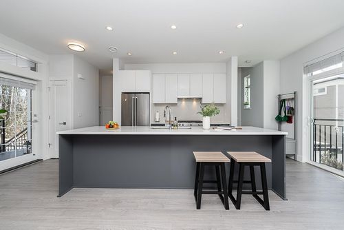 47-2070 Oak Meadows Dr, Surrey, BC, V3Z1J1 | Card Image