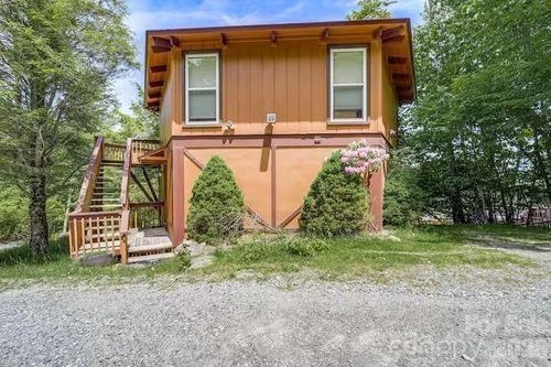102 Cricket Way, Beech Mountain, NC, 28604-8059 | Card Image