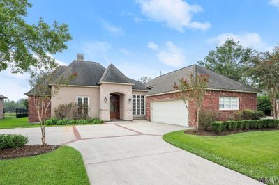 18319 Lake Harbor Ln, House other with 4 bedrooms, 3 bathrooms and null parking in Prairieville LA | Image 2