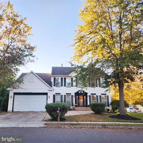 37 Equestrian Dr, BURLINGTON, NJ, 08016-3057 | Card Image