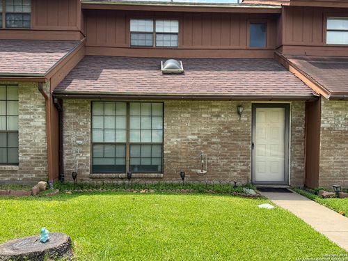 apt-b2-305 S Archer St, Beeville, TX, 78102-5272 | Card Image