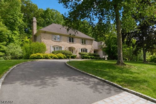 31 Laura Ln, Morristown, NJ, 07960-6428 | Card Image