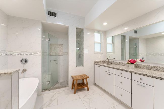 12525 Sw 72 Nd Ave, House other with 5 bedrooms, 4 bathrooms and null parking in Pinecrest FL | Image 10