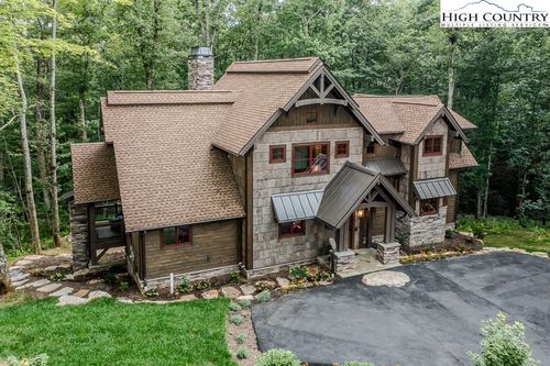 952 Sweetgrass Dr, Blowing Rock, NC, 28605-8013 | Card Image