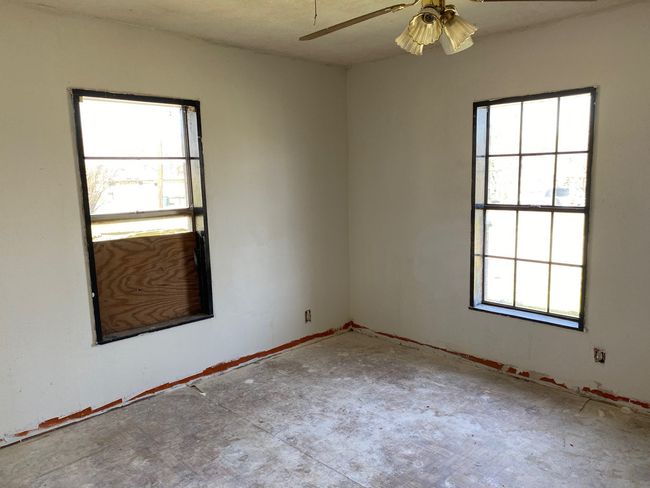 501 S Clay St, House other with 3 bedrooms, 2 bathrooms and null parking in Henrietta TX | Image 12