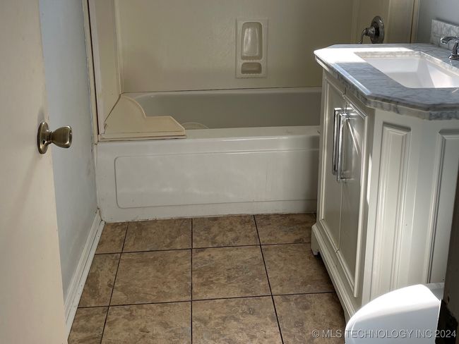 1011 10 Th St, House other with 2 bedrooms, 1 bathrooms and null parking in Cushing OK | Image 26