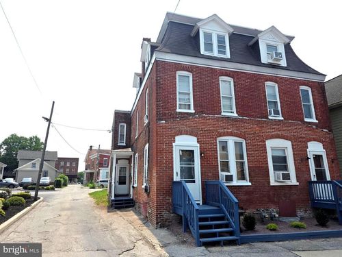 131 E Chestnut Street, HANOVER, PA, 17331 | Card Image