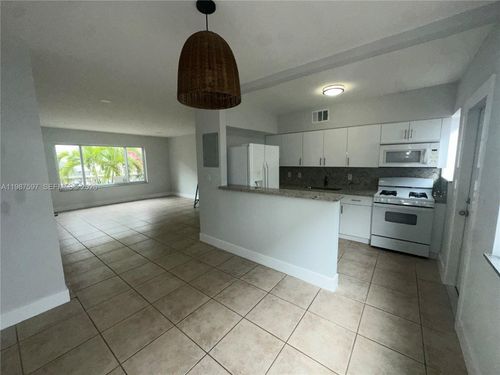 apt-1-8125 Hawthorne Ave, Miami Beach, FL, 33141-1006 | Card Image