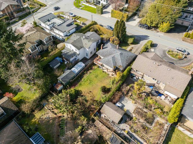 2472 Mathers Avenue, House other with 4 bedrooms, 2 bathrooms and null parking in West Vancouver BC | Image 36