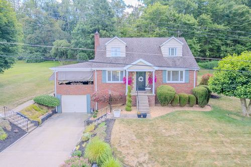 408 London Ave, N Versailles, PA, 15137-2802 | Card Image