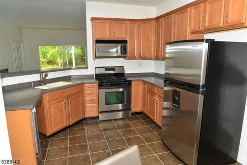 2103-2103 Neville Ct, Somerset, NJ, 08873-6082 | Card Image