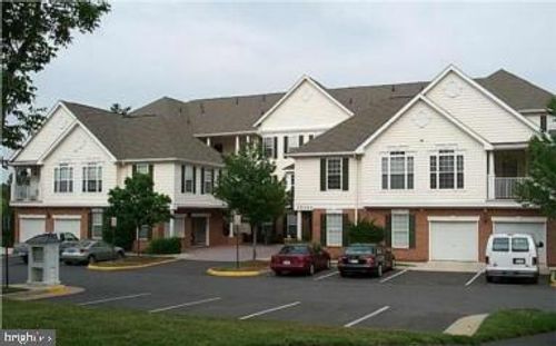 301-25240 Lake Shore Sq, CHANTILLY, VA, 20152-5357 | Card Image
