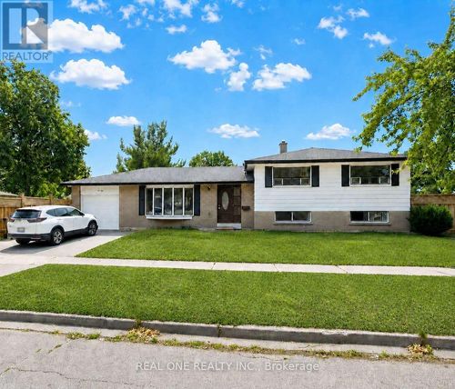 1 Grovenest Dr, Scarborough, ON, M1E4J2 | Card Image