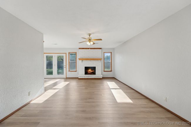 13973 S Hickory St, House other with 4 bedrooms, 2 bathrooms and null parking in Glenpool OK | Image 4