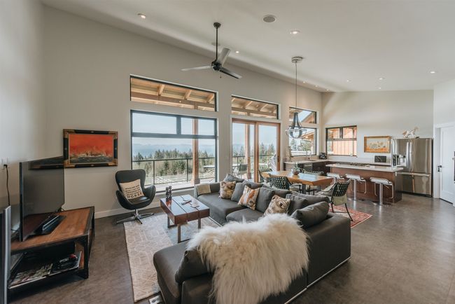 2247 Pixton Rd, House other with 3 bedrooms, 3 bathrooms and 6 parking in Roberts Creek BC | Image 11