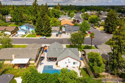 760 Pebble Way, Manteca, CA, 95336-2711 | Card Image