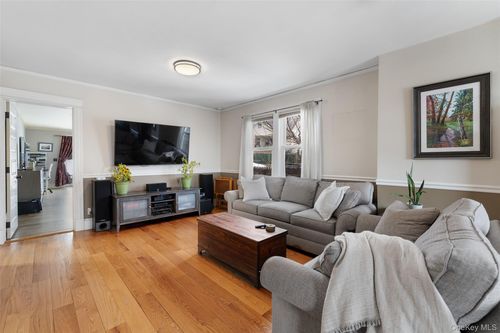 97 Staunton St, Yonkers, NY, 10704-1961 | Card Image