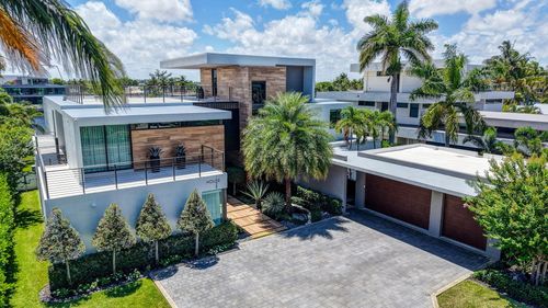 1529 Middle River Dr, Fort Lauderdale, FL, 33304-1527 | Card Image