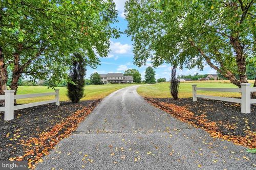 2793 Westwind Ln, YORK, PA, 17404-9210 | Card Image