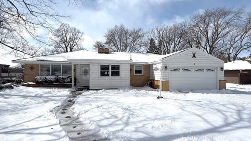 6 Willowbrook Dr, Mason City, IA, 50401-1719 | Card Image