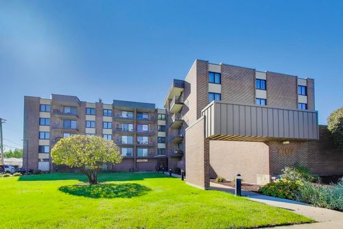 apt-303-7707 W Irving Park Rd, Chicago, IL, 60634-2137 | Card Image
