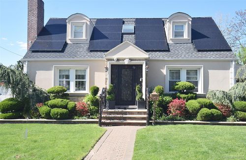 14 Plymouth St, New Hyde Park, NY, 11040-3143 | Card Image