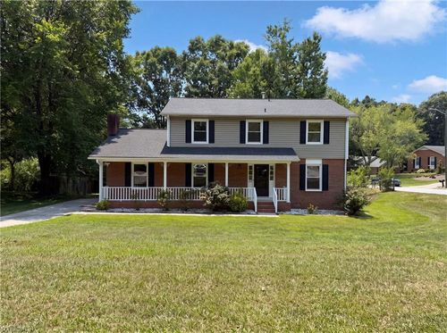 800 Edinburgh Dr, Jamestown, NC, 27282-9013 | Card Image