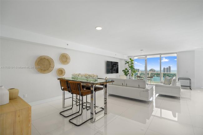 UNIT-2807 - 3301 Ne 183 Rd St, Condo with 3 bedrooms, 4 bathrooms and null parking in Aventura FL | Image 17