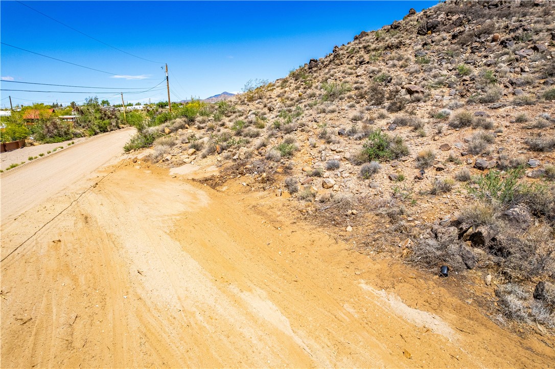 Land in Golden Valley 5