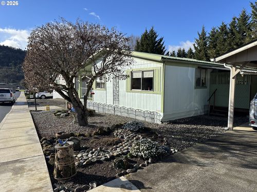 68 Danita Ln, Roseburg, OR, 97470-1040 | Card Image