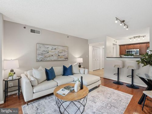 318-1024 N Utah St, ARLINGTON, VA, 22201-5734 | Card Image