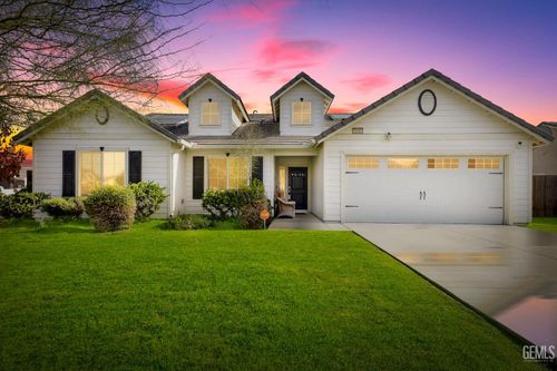 9000 Farmington Way, Bakersfield, CA, 93313-5977 | Card Image