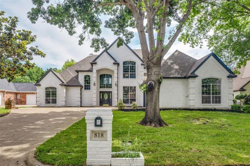 818 Riviera Dr, Mansfield, TX, 76063-3711 | Card Image
