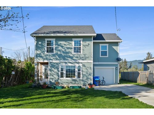 4004 12th St, Tillamook, OR, 97141-2633 | Card Image