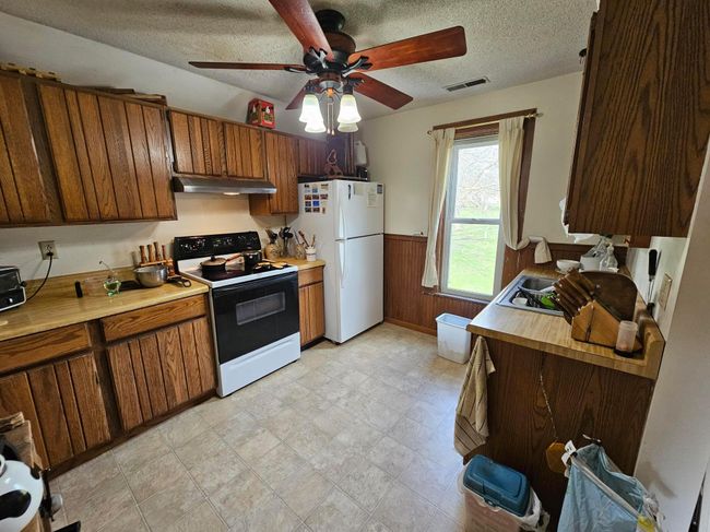 Kitchen/Unit 2 | Image 22