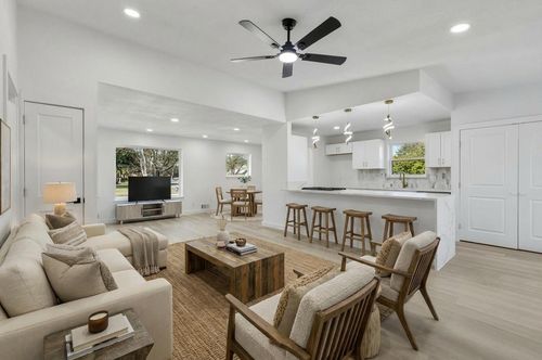 6858 Freemont St, Dallas, TX, 75231-8104 | Card Image