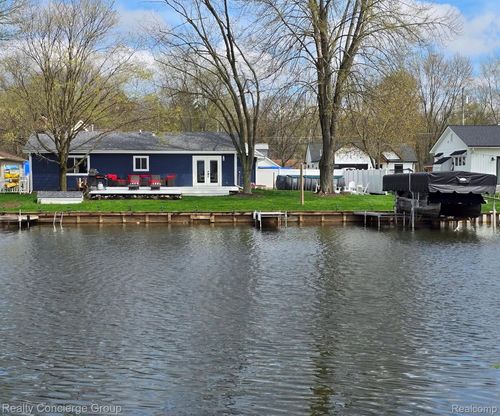 10866 Colony Rd, Pinckney, MI, 48169-8832 | Card Image